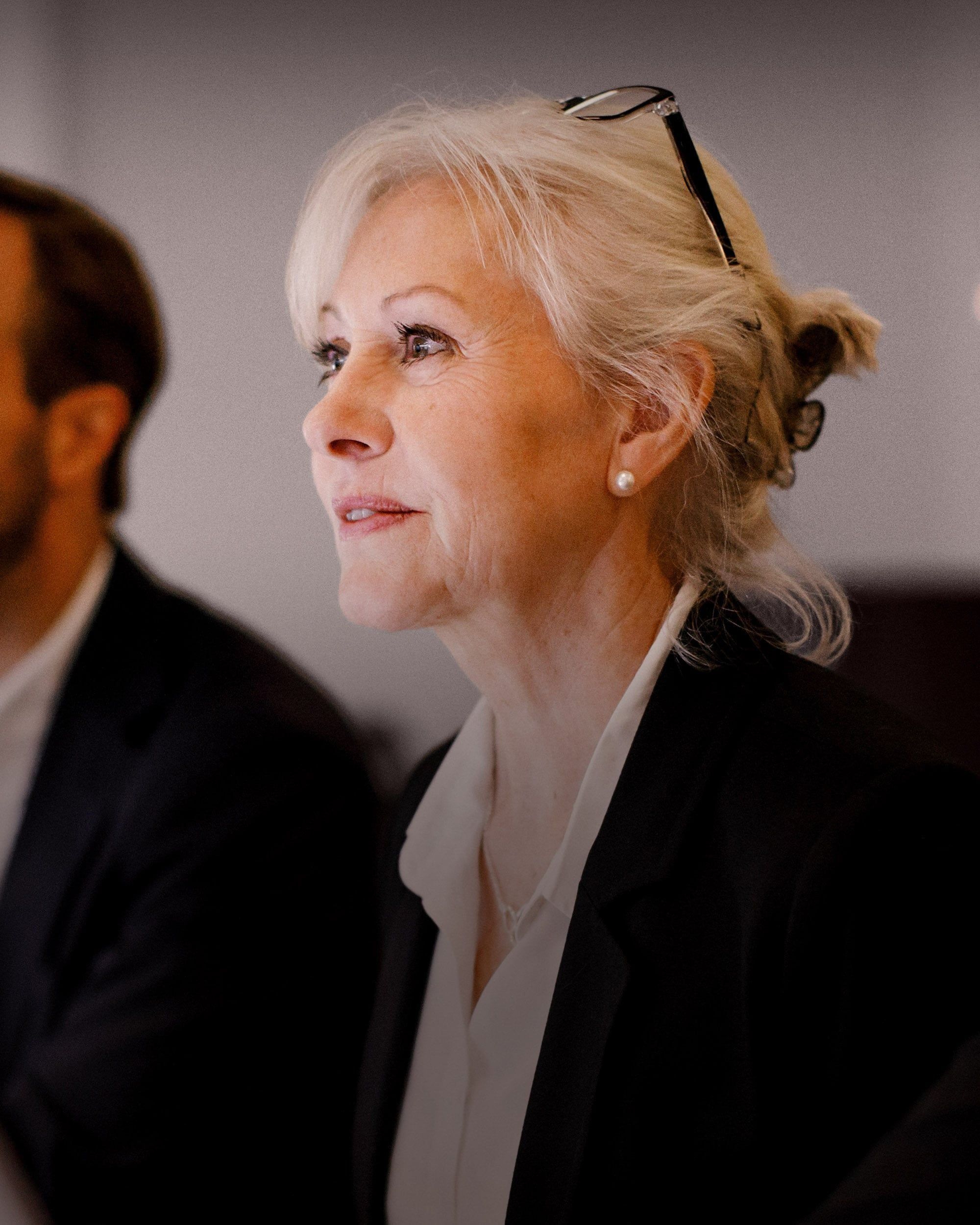 Senior executive engaged in discussion, representing RHR’s CEO and Board Solutions practice and its focus on advising top leaders and boards on leadership effectiveness, governance, succession, and organizational performance.