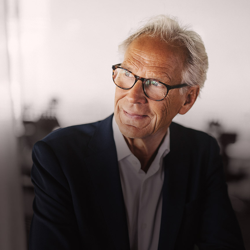 CEO advisory image of a senior executive leader, representing trusted counsel, strategic guidance, and leadership support for CEOs navigating high-stakes decisions.